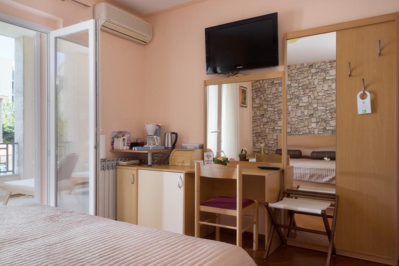 Villa Alesa Tučepi Esterno foto