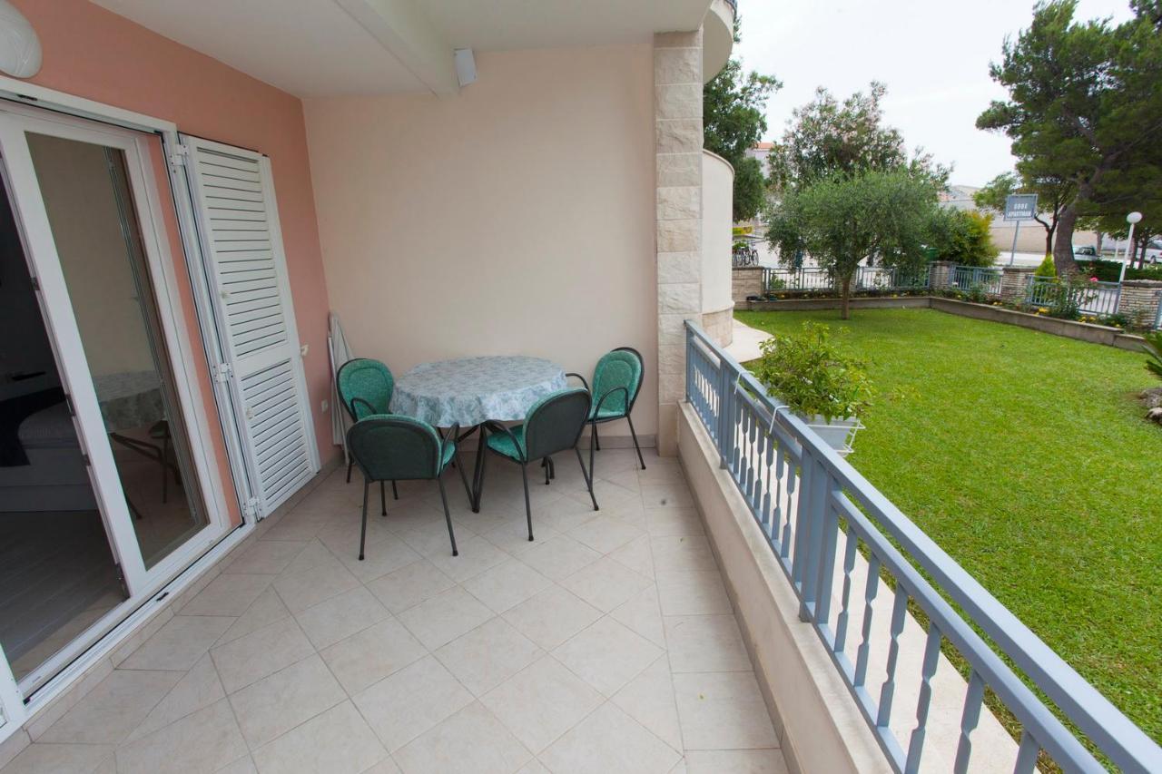 Villa Alesa Tučepi Esterno foto