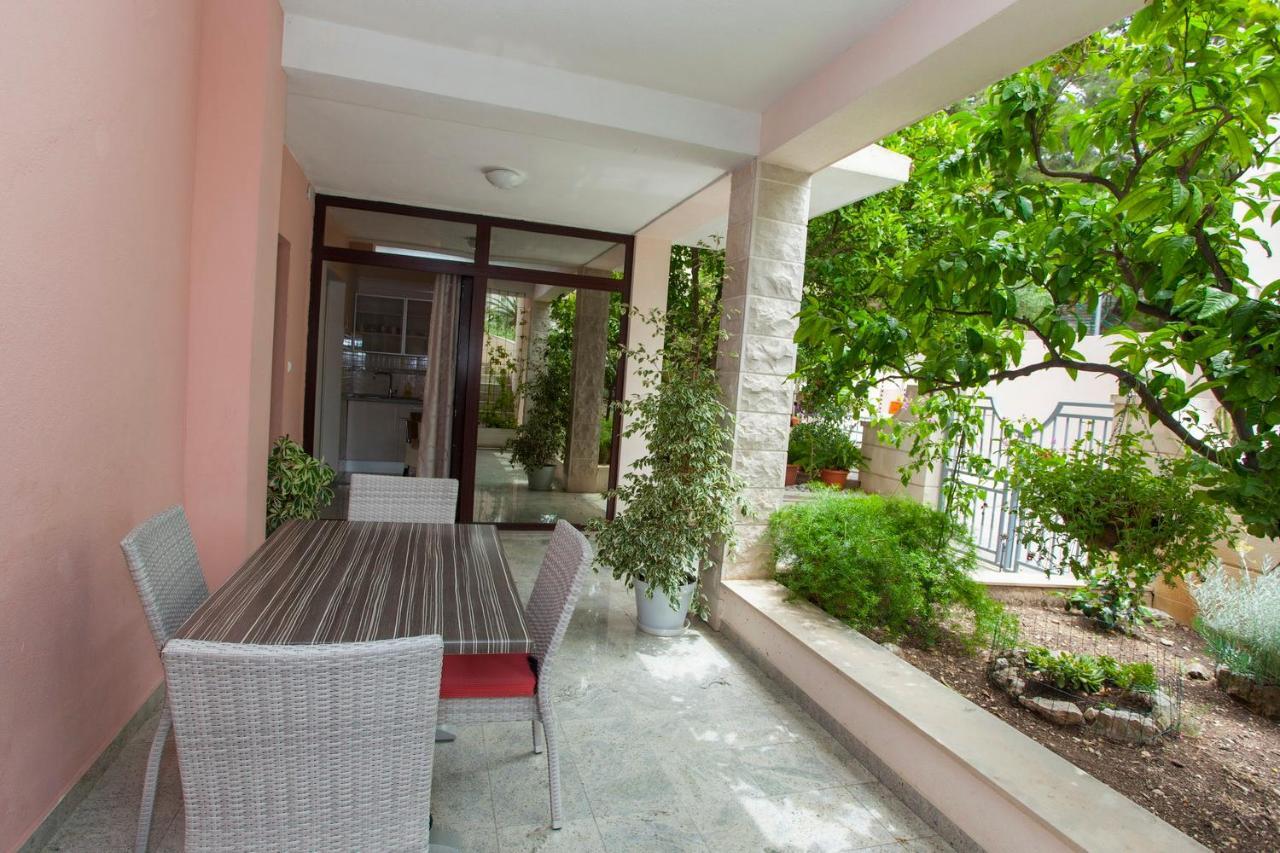 Villa Alesa Tučepi Esterno foto