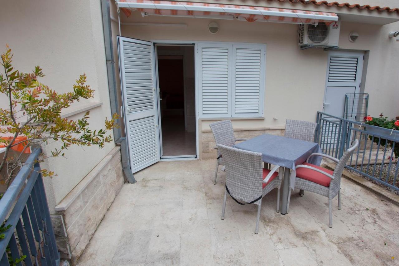 Villa Alesa Tučepi Esterno foto